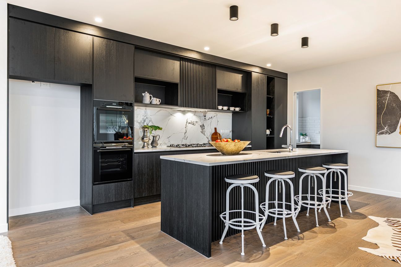 Elevated Living with Sea Views & Three Ensuites – další