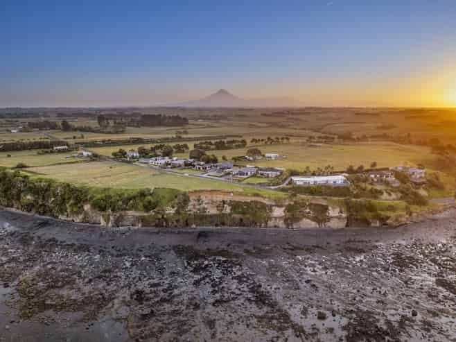 129 Turangi Road Lower, Onaero