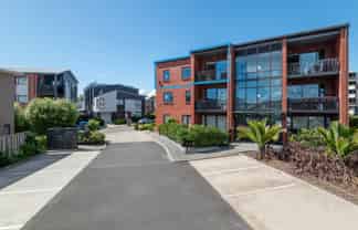 209/10 Awataha Drive, Northcote