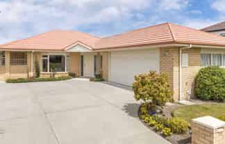 27 Becmead Drive, Harewood