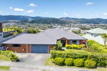 53 Riverstone Drive, Riverstone Terraces