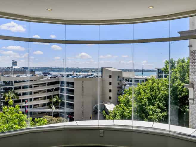 CBD standalone with penthouse and harbour views