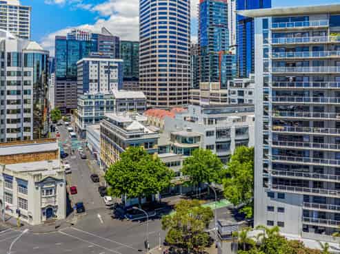 CBD standalone with penthouse and harbour views