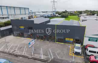 Prime Exposure on Great South Road | 258m²