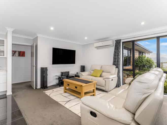 73 Aotea Drive, Aotea