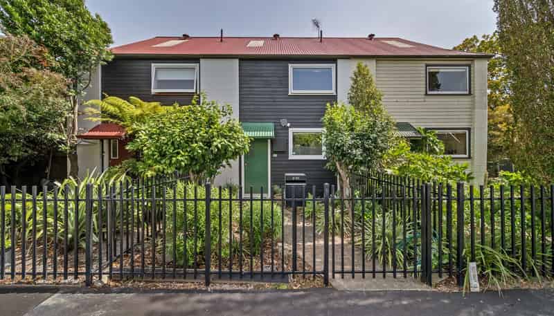 2/25 Holly Road, SAINT ALBANS