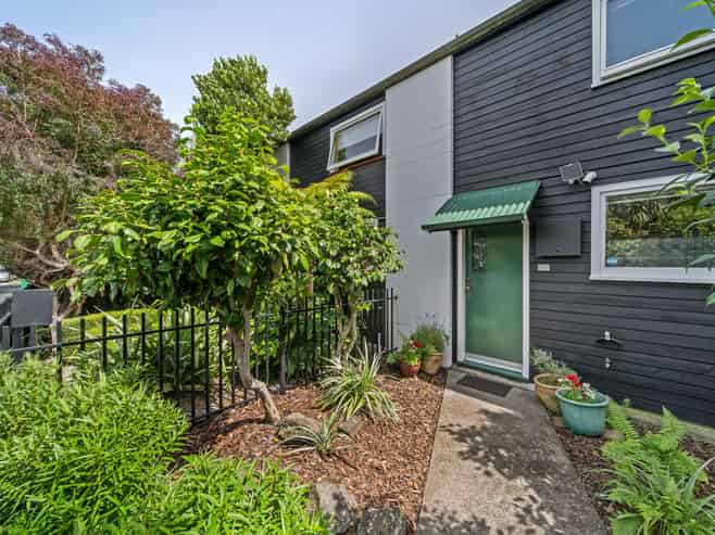 2/25 Holly Road, SAINT ALBANS
