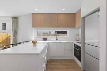 2/61 Waltham Road, Sydenham