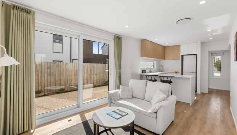 2/61 Waltham Road, Sydenham