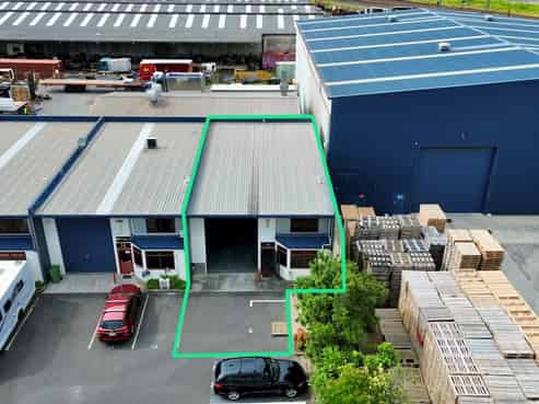 CBRE | Secure Unit with 3-Phase Power