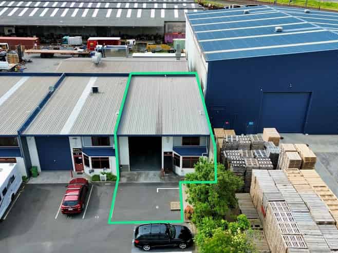 CBRE | Secure Unit with 3-Phase Power