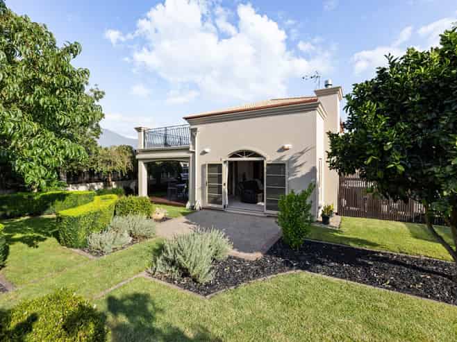 19 Grace Avenue, Rototuna North