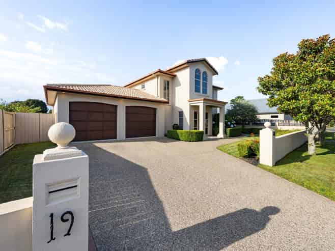 19 Grace Avenue, Rototuna North