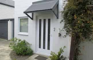 2/452 Worcester Street, Linwood