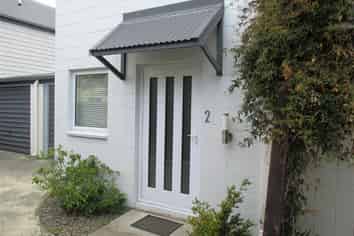 2/452 Worcester Street, Linwood