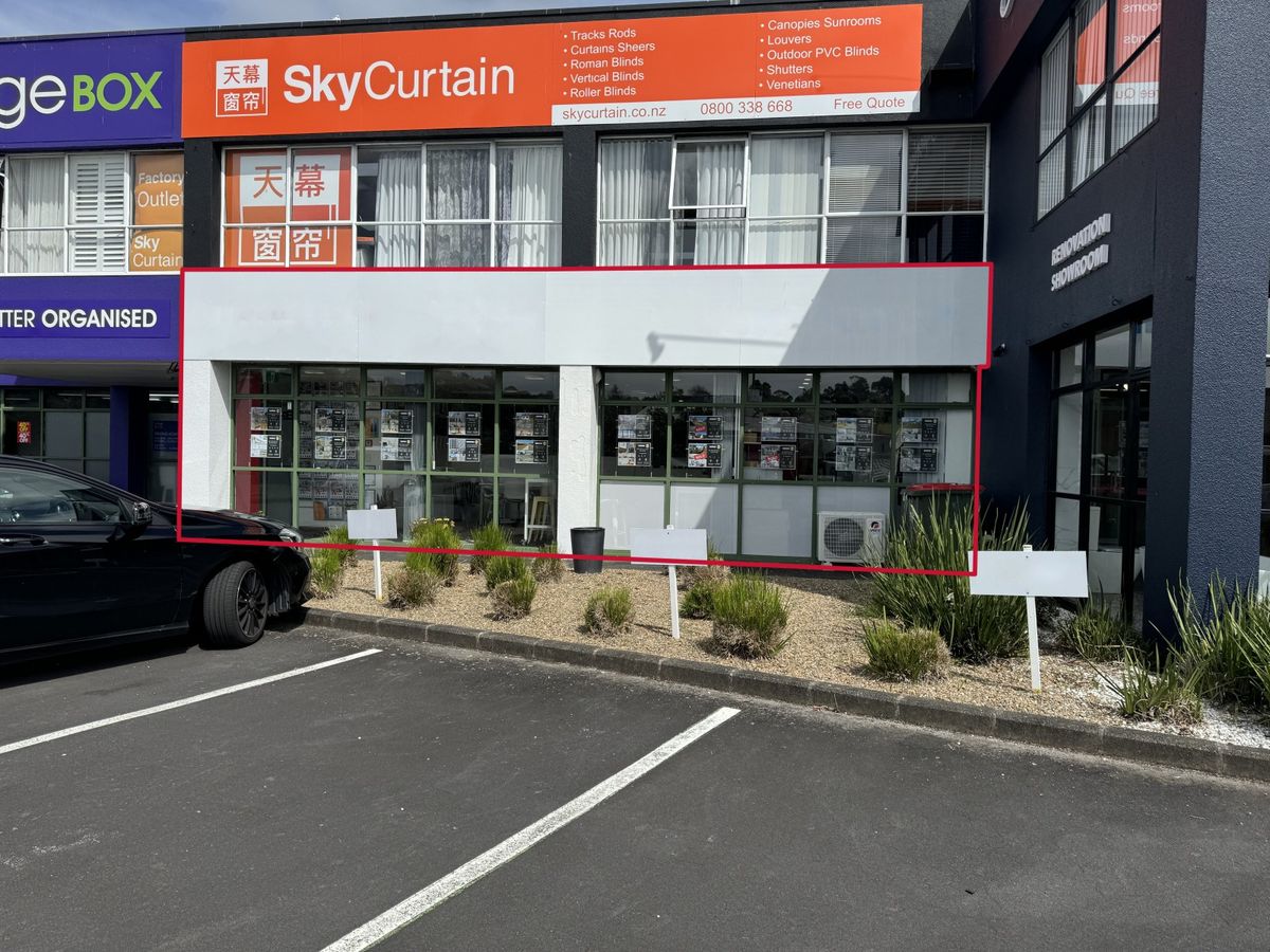 Prime retail showroom for lease – 90sqm
