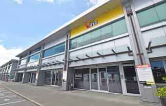 GROUND FLOOR SHOWROOM
