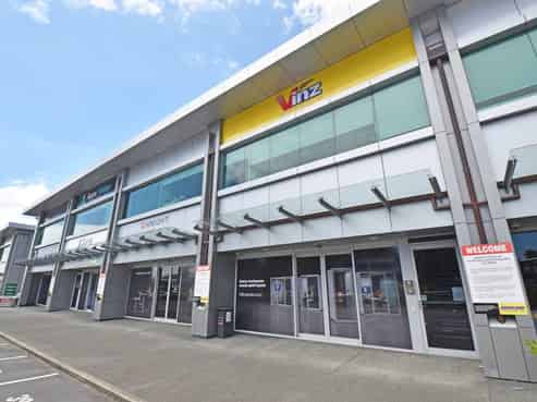 GROUND FLOOR SHOWROOM
