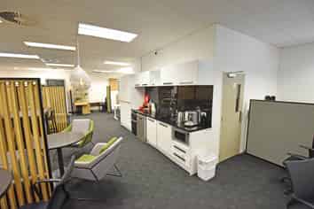 GROUND FLOOR SHOWROOM
