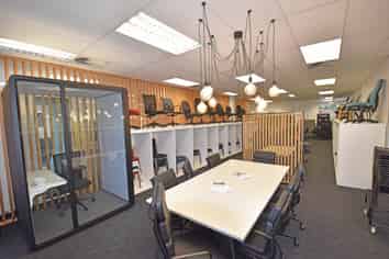 GROUND FLOOR SHOWROOM
