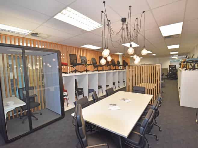GROUND FLOOR SHOWROOM
