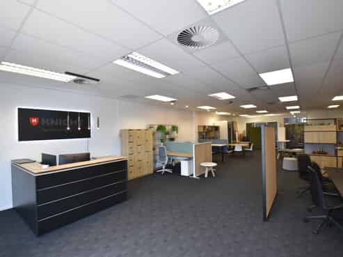 GROUND FLOOR SHOWROOM
