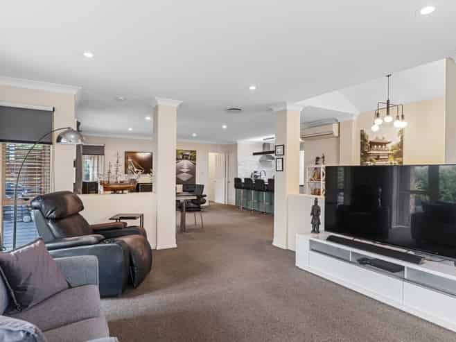 107 Inwoods Close, Parklands