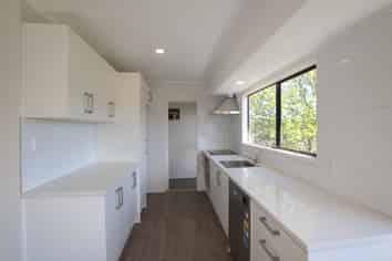 13b Montclair Rise, Browns Bay