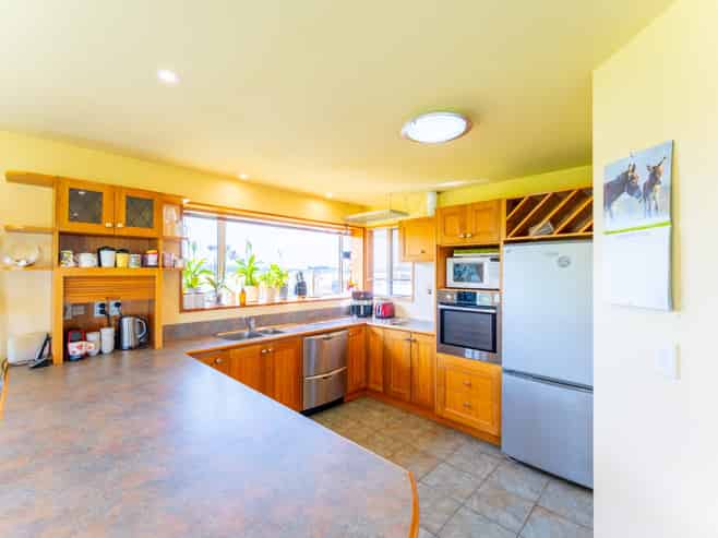 457 Cliffs Road, Claremont