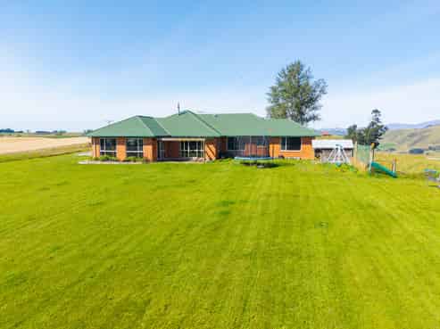 457 Cliffs Road, Hadlow