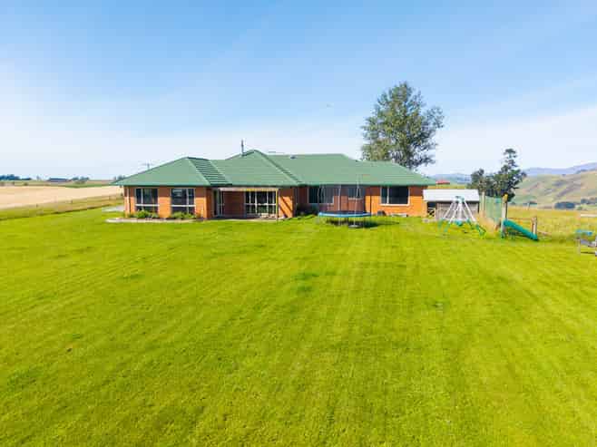 457 Cliffs Road, Claremont