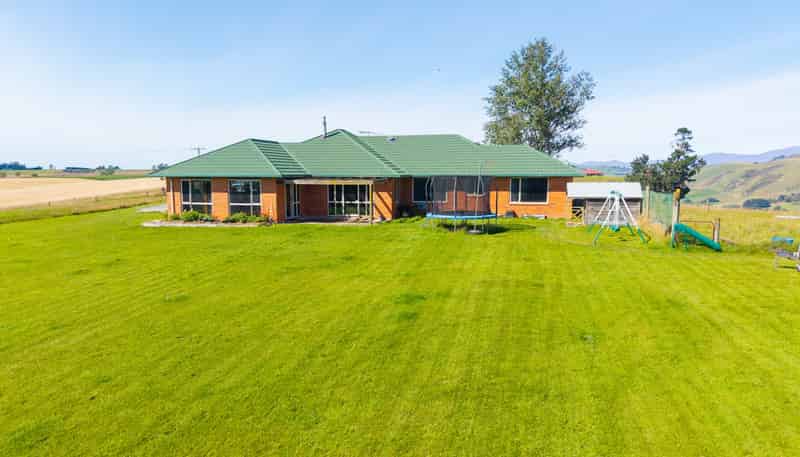 457 Cliffs Road, Claremont