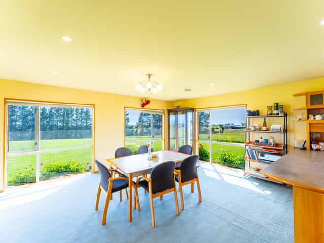 457 Cliffs Road, Claremont