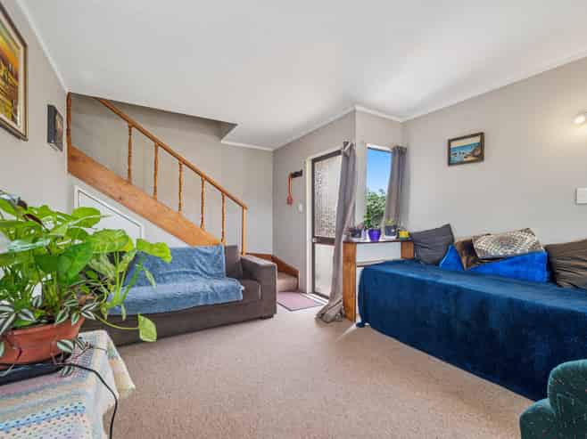 12B Phillip Street, Victoria