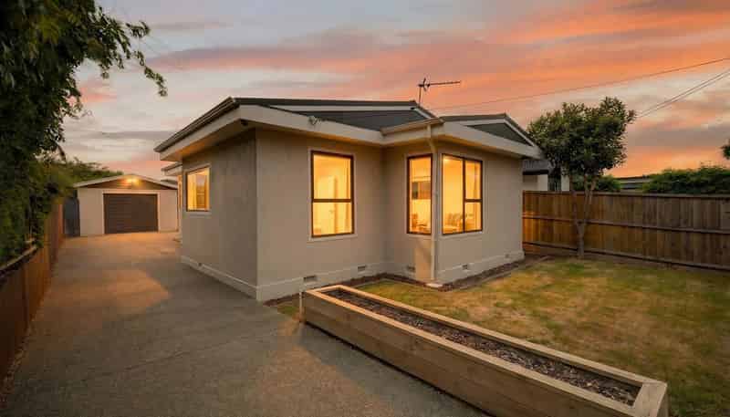 17 Pinewood Avenue, North New Brighton