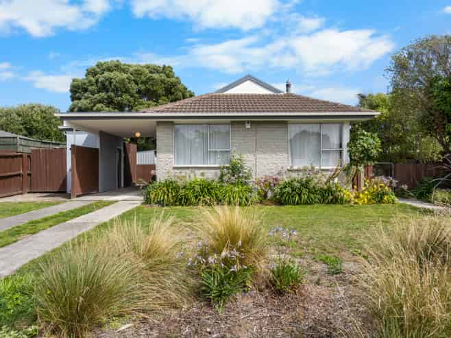 56 Charnwood Crescent, Bishopdale