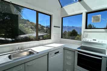 39 Arawata Terrace, Sunshine Bay