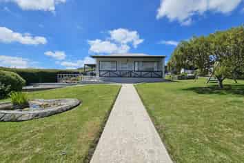 90 Parsons Road, Weston