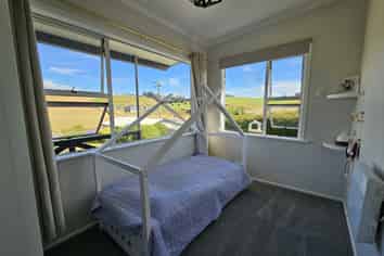 90 Parsons Road, Weston