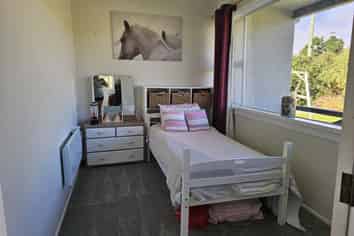 90 Parsons Road, Weston