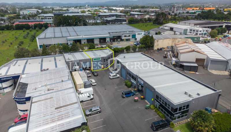 E/12 Paramount Drive, Henderson