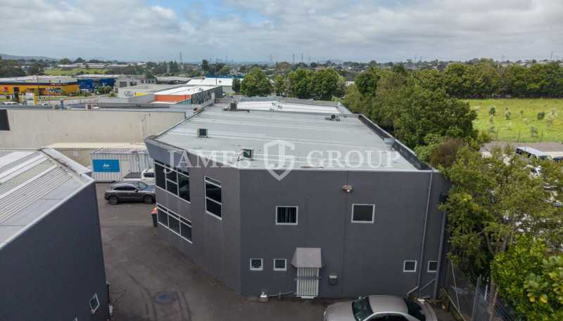 E/12 Paramount Drive, Henderson