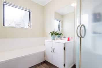 4/50  James Street, Glenholme