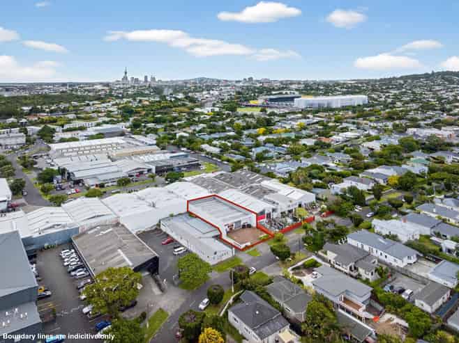 Vacant City Fringe warehouse on mixed use land
