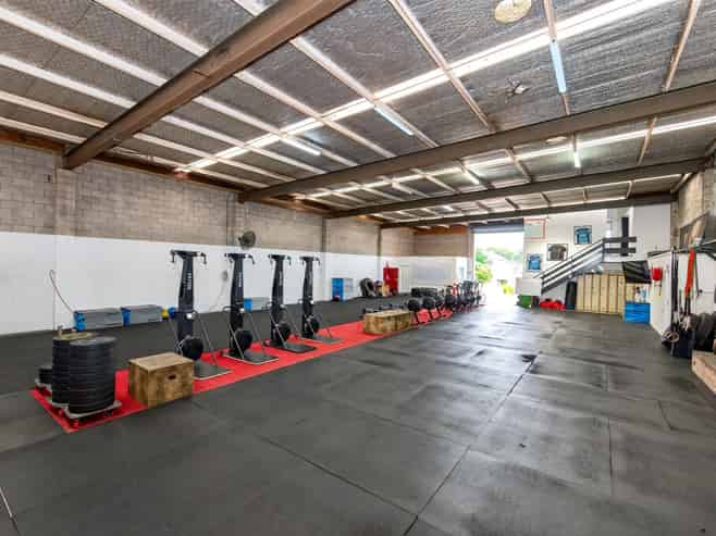 Vacant City Fringe warehouse on mixed use land