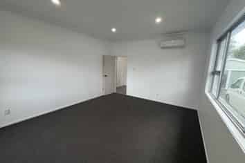 8 Wallath Road, Westown