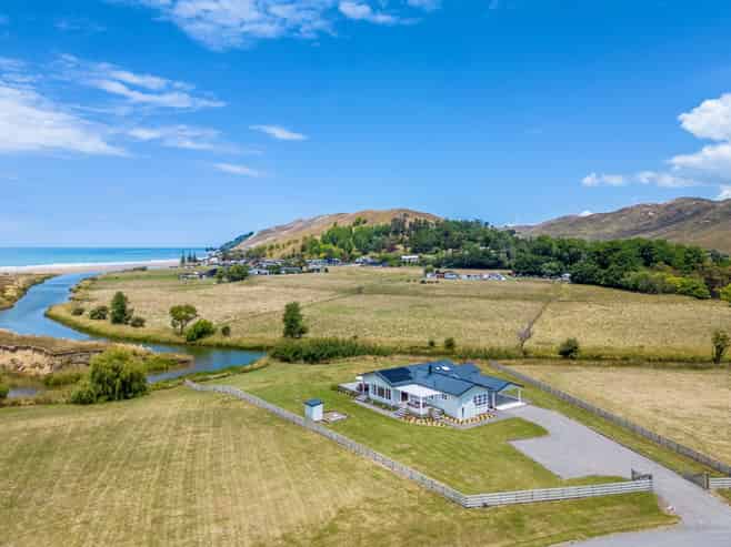 50 Punawaitai Road, Pourerere