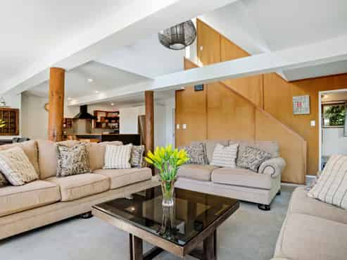 3A Whiorau Grove, Lowry Bay, Eastbourne