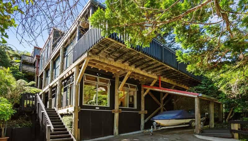 3A Whiorau Grove, Lowry Bay, Eastbourne