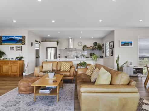 14 Pukenamu Road, Rainbow Point